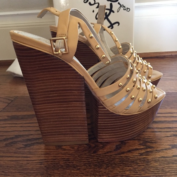Alice + Olivia Heels - Picture 5 of 7